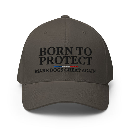 Casquette grise Born to Protect Make Dogs Great Again, logo Werwolf K9 brodé avec détail tricolore.